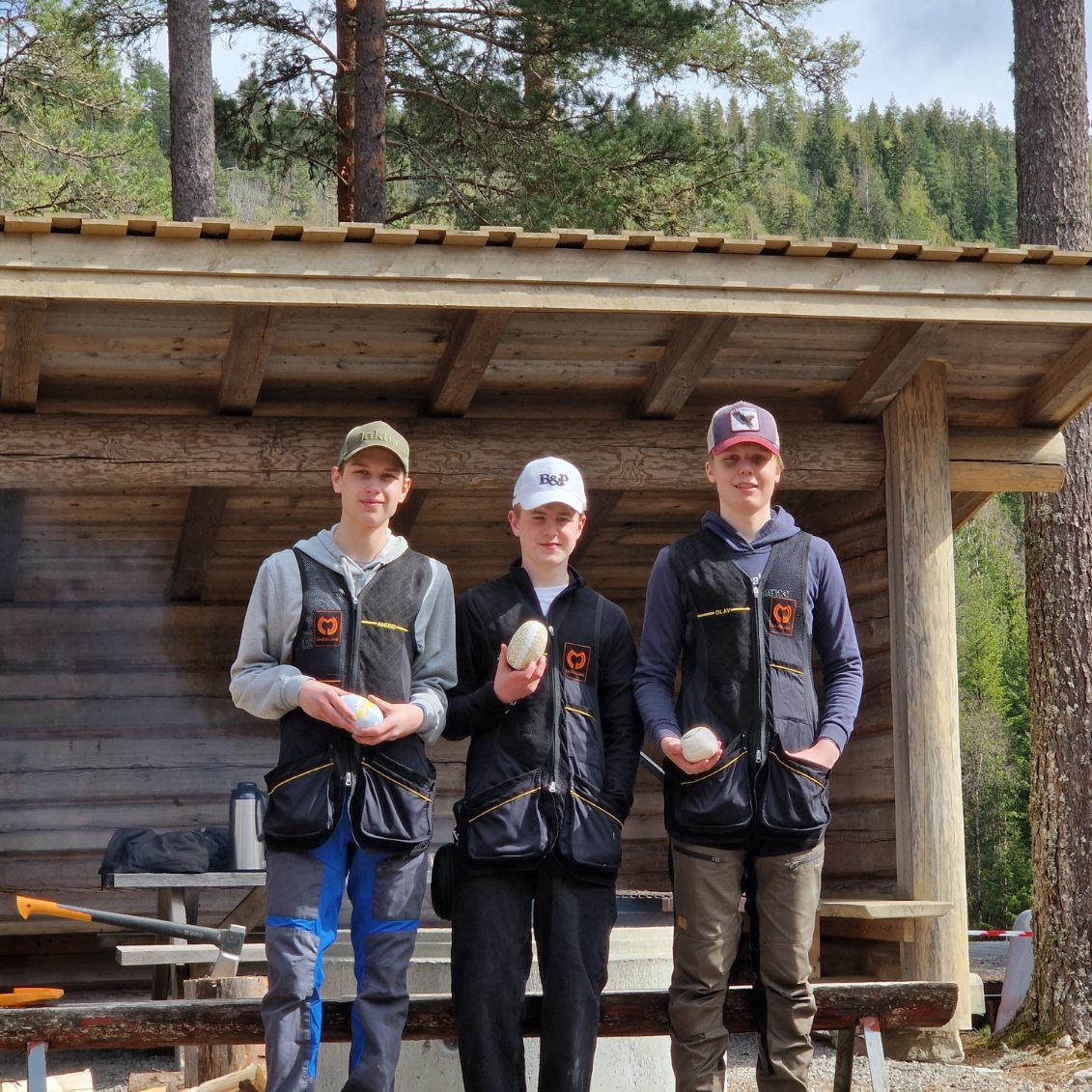 I juniorklassen ble de tre beste skytterne: Amund Slaastad Godtlund (nr 2), Alexander Gulbrandsen (nr 1) og Olav Bergersen (nr 3),