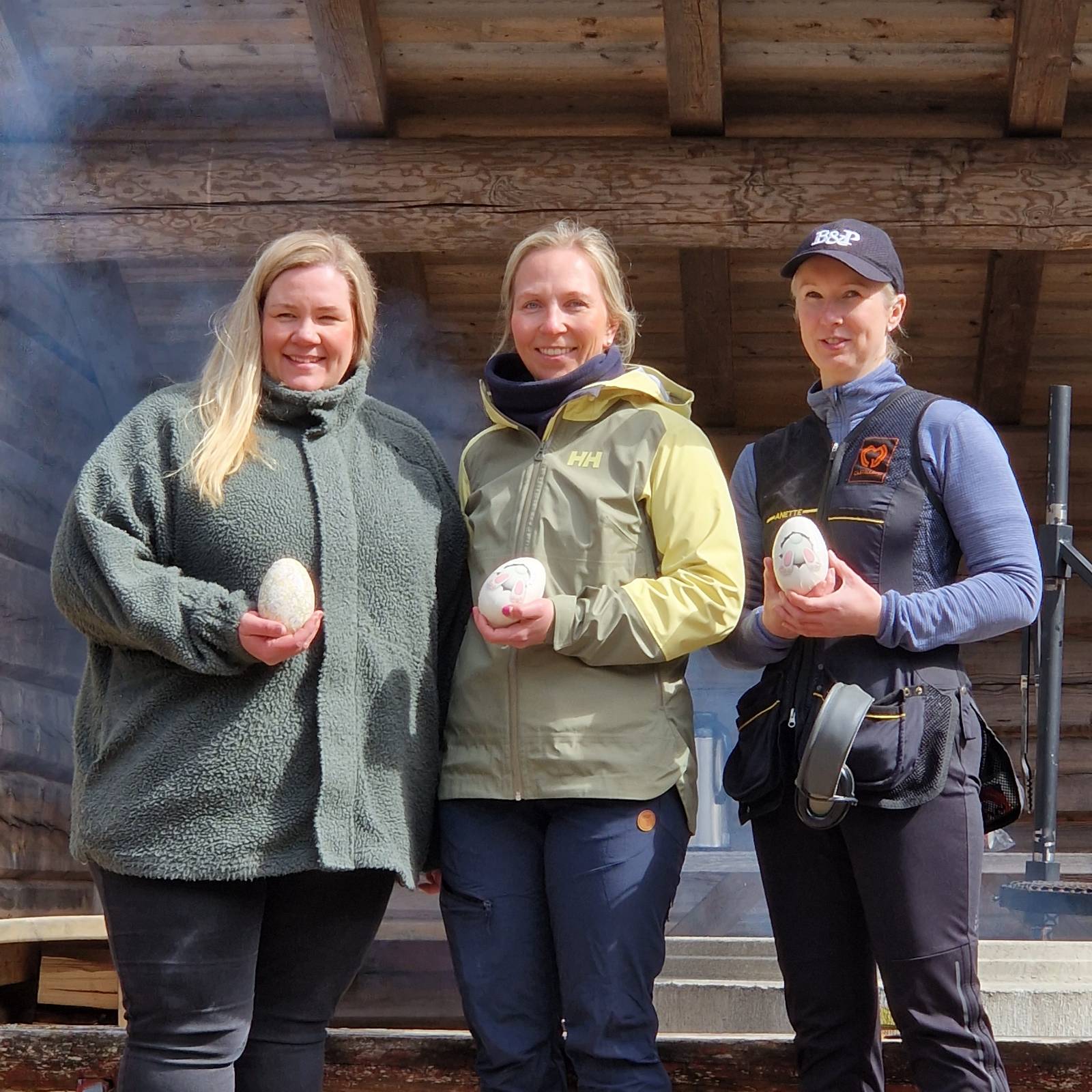 I dameklassen ble de tre beste: Ina Tverrå (nr 2), Thea Vestli (nr 1) og Anette Storeskar (nr 3)