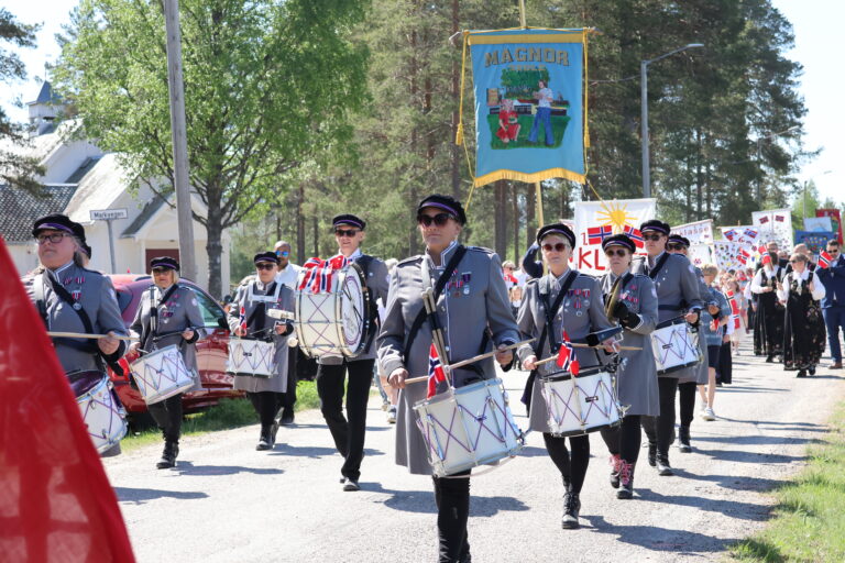 Trommekorpset Takt Skar Du Ha har flere spilleoppdrag på 17. mai.
