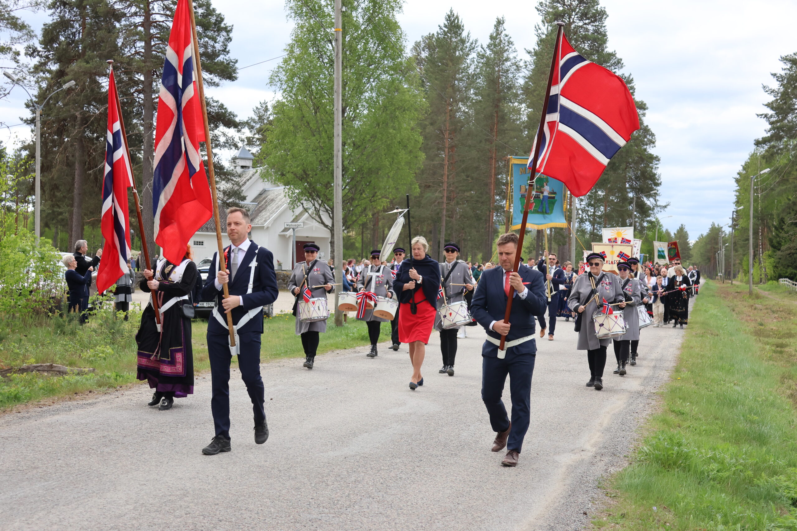 På Magnor går 17. mai-toget fra Magnor kirke klokka 12.00