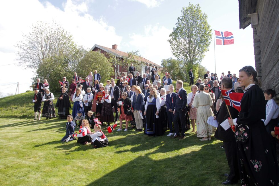 Vestmarkingene samles på Almenninga 17. mai