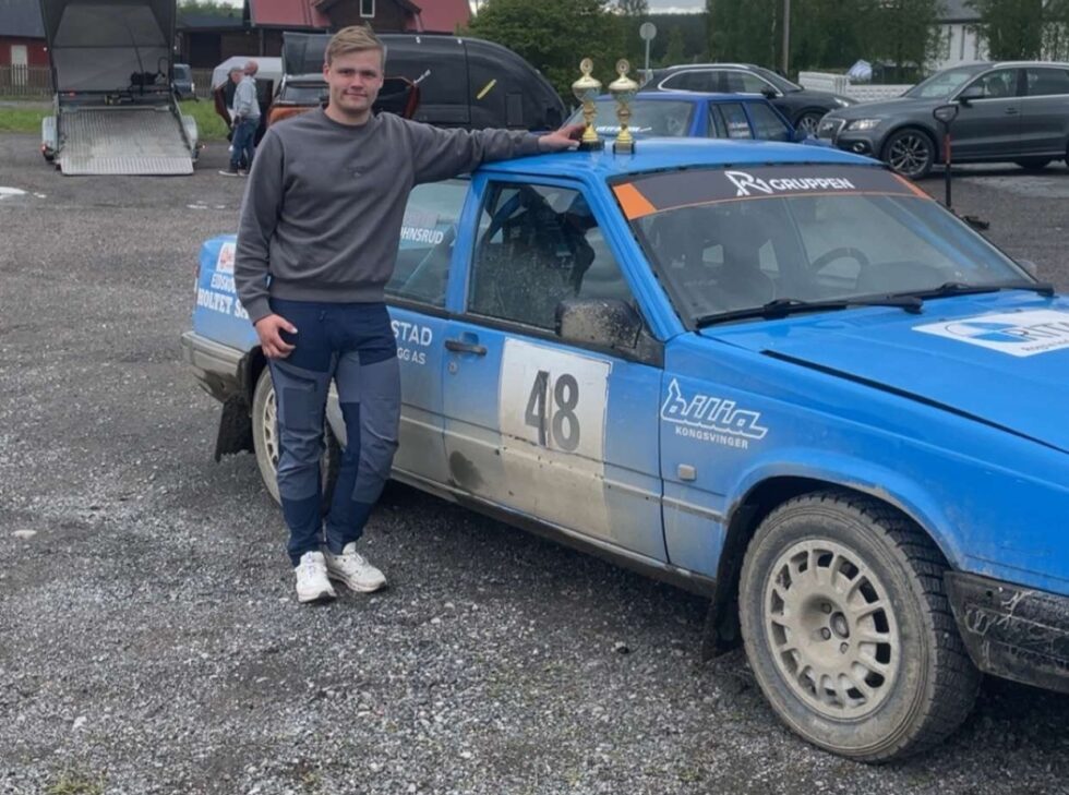 Jesper Johnsrud har hatt litt uhell når han kjørt rally. I helgen gikk det endelig veien.