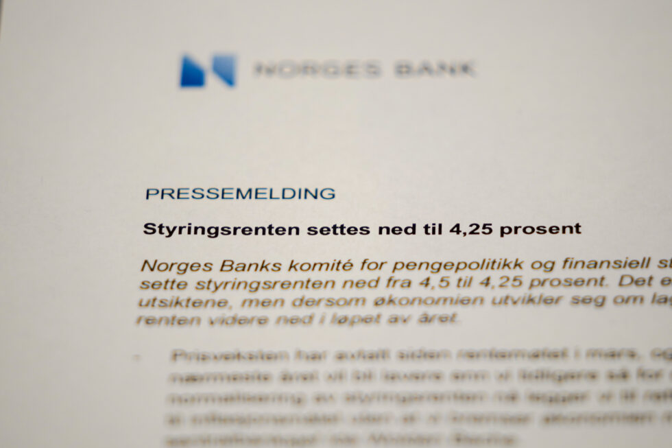 Norges Bank setter ned styringsrenten. Det er første renteendring siden 2023.