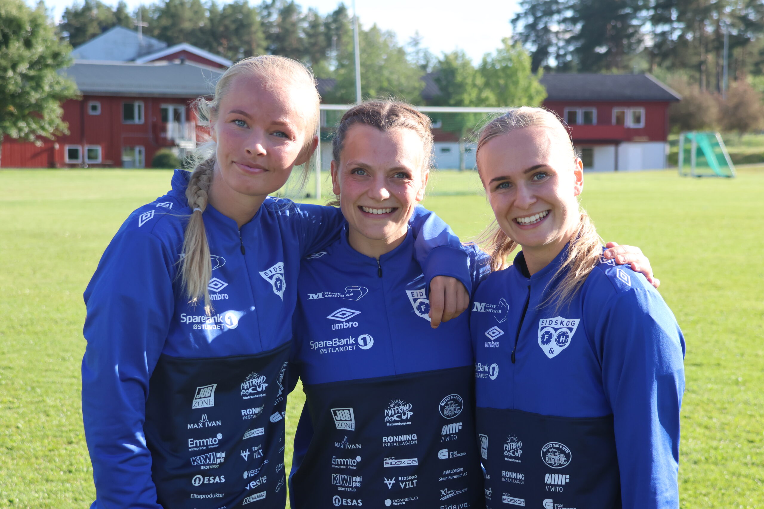 Anniken Nylend og Jenny Christina Bjerknes scoret henholdsvis ett og to mål hver mensTonje Cecilie Holm tegnet seg for seks scoringer. I tillegg scoret også Linn Maiken Malmer to mål i mandagens kamp mot Fjellhamar.