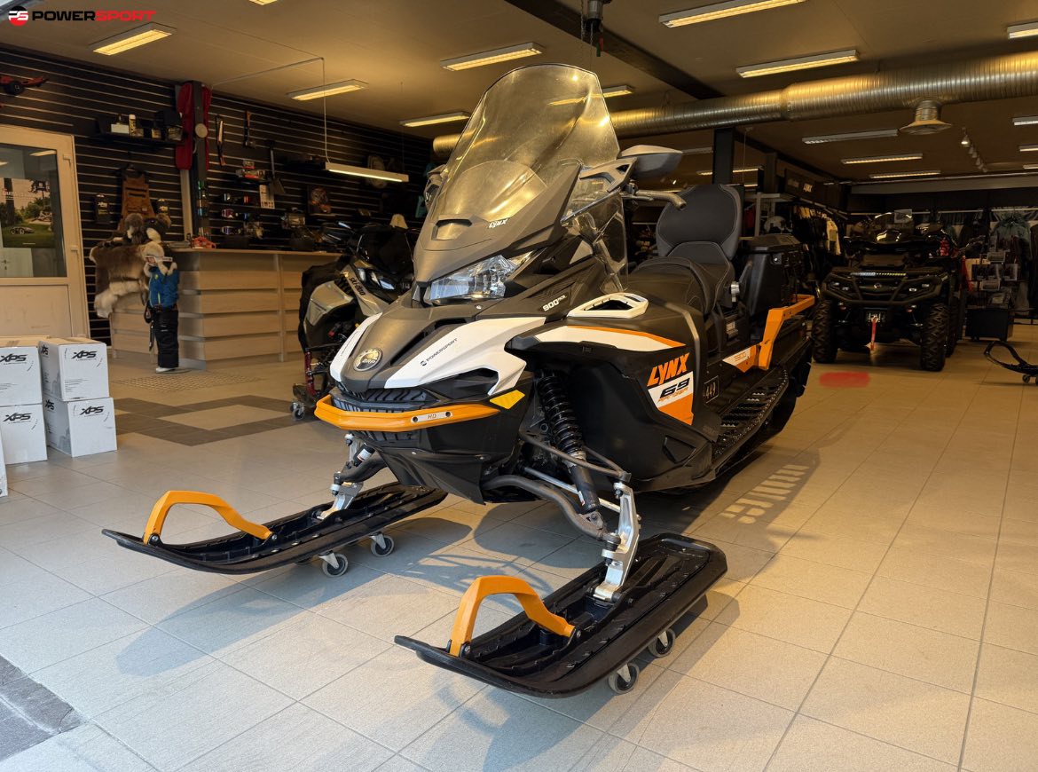 Eidskog Løypekjørerlag ønsker velkommen til denne maskinen, en 2021-modell Lynx 69 Ranger – et kraftig arbeidsverktøy som vil være en viktig del for å heve kvaliteten på skiløypene til året sesong ytterligere.