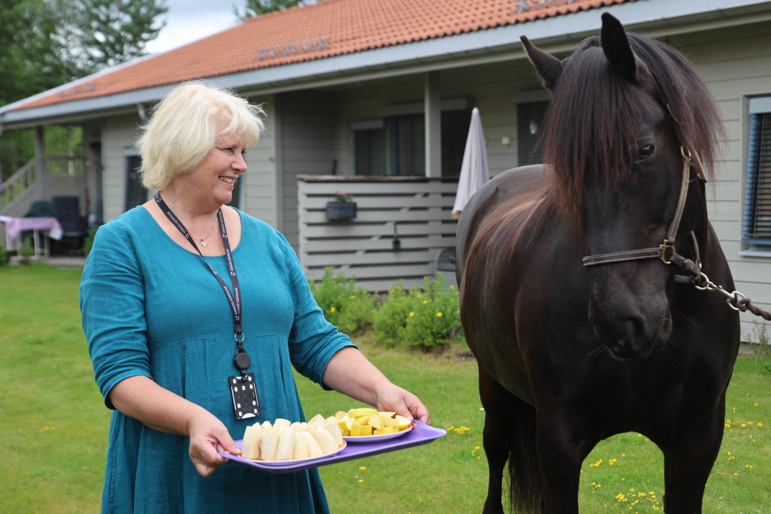 Fagleder på Koppangtunet, Ingrid Holsæther var meget fornøyd med å få Jojo på besøk.