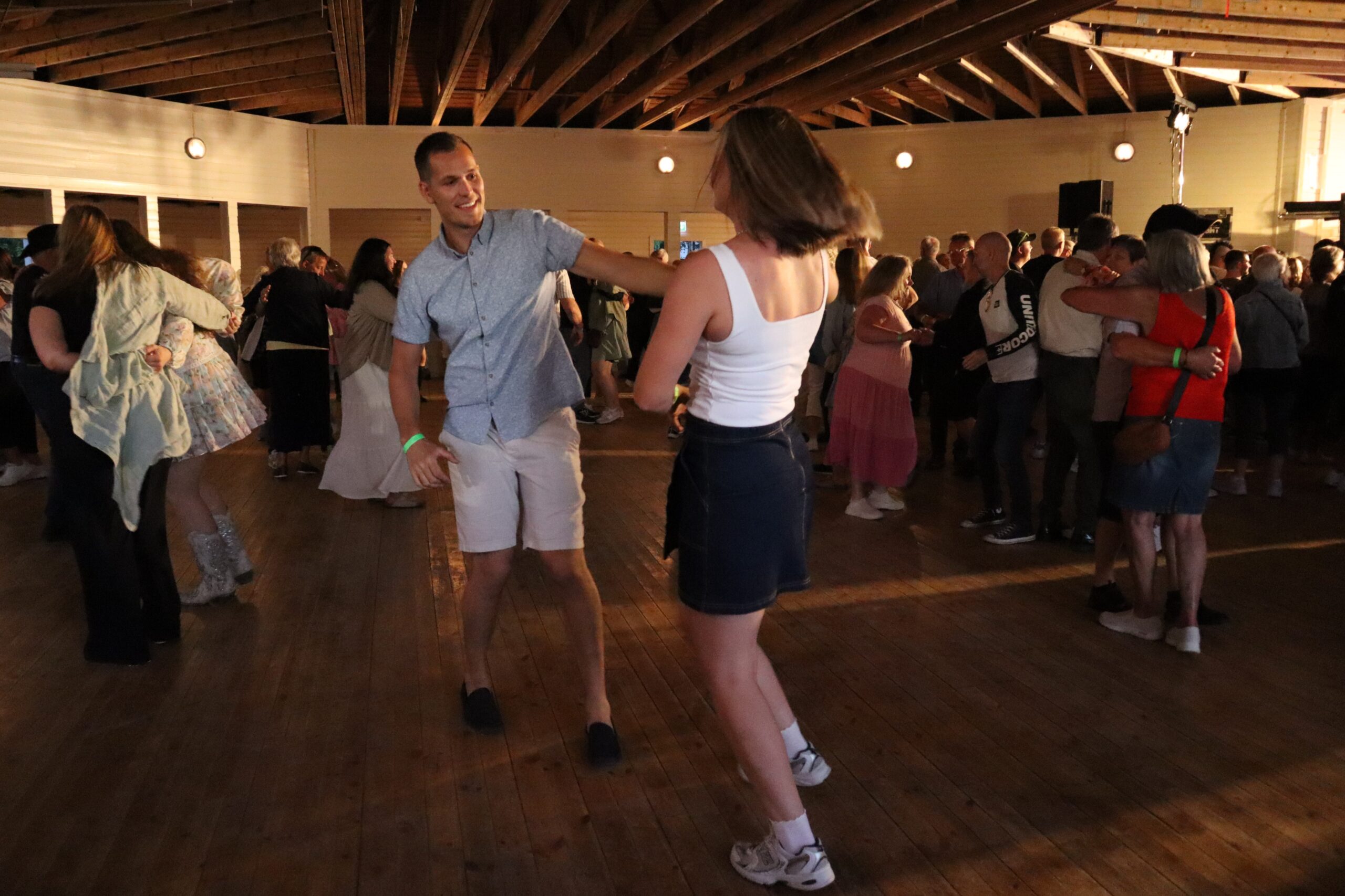 Dorthe Skjelhaugen og Anders Brynildsen tok seg flere turer ut på dansegulvet.