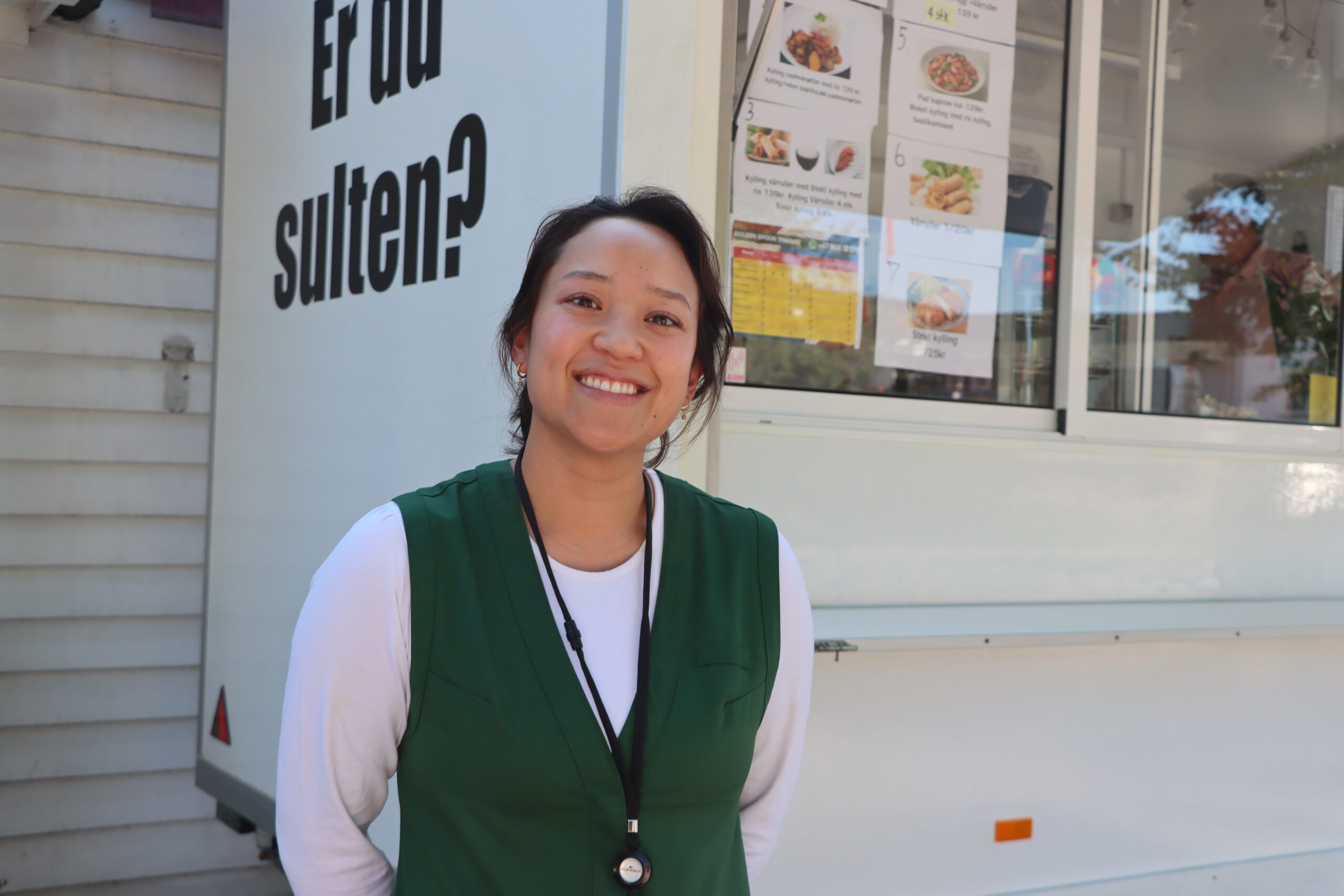 Anna Phung benyttet seg av en av de to gratis måltidene hun har hos Golden Spoon allerede første dagen.