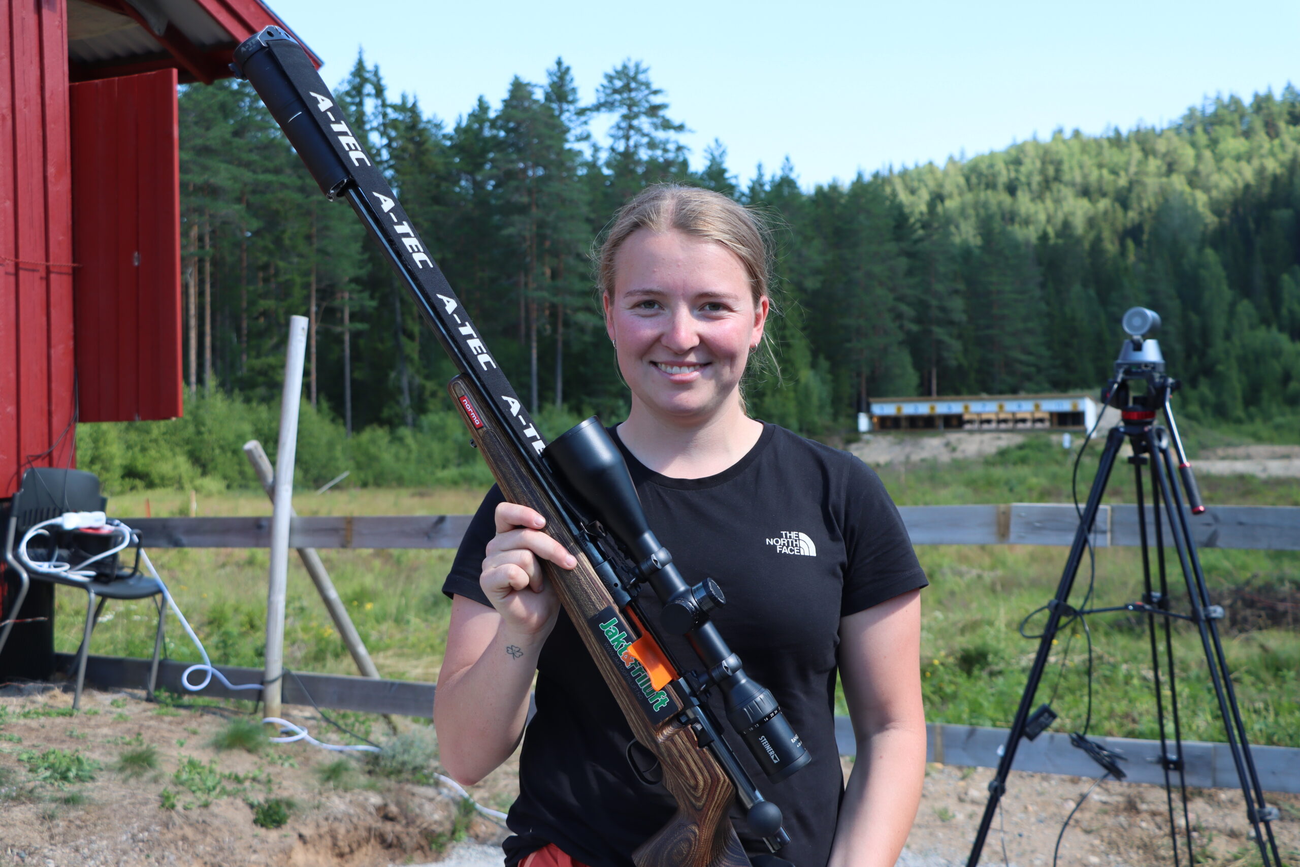 22 år gamle Kaja Eriksen er på besøk på Revlemoen, og er fornøyd med anlegget.