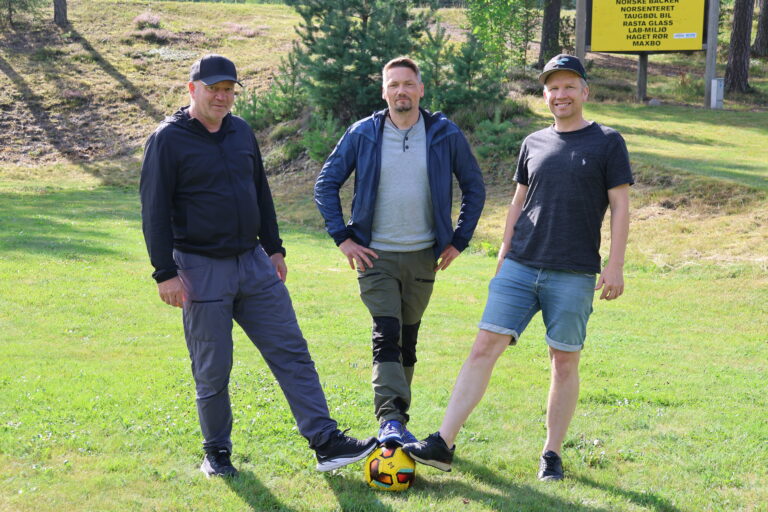Hans Petter Bråthen (f.v.), Lars Erik Løvberget og Bjørn-Toni Bakken er klare for lørdagens grendeturnering.
