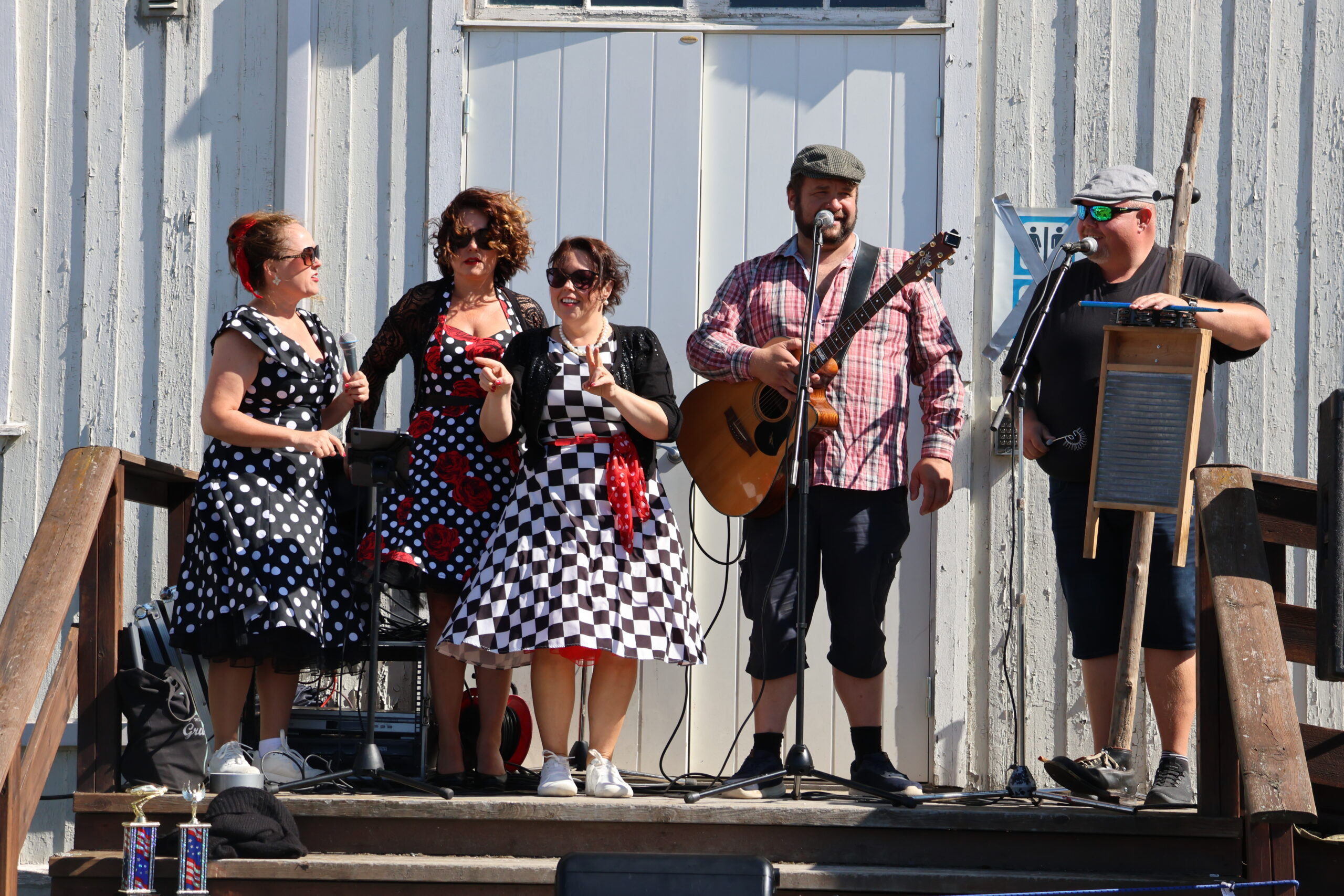 Monica Walter, Hanne Nilsen, Vivi-Ann Huse, Håkon Hauer og Raymond Svendby sørget for underholdning med motor- og biltema i musikken.