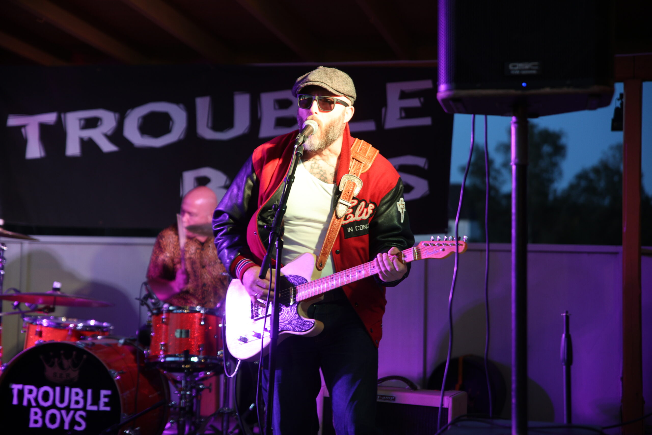 Trouble Boys startet kvelden i pub'n.