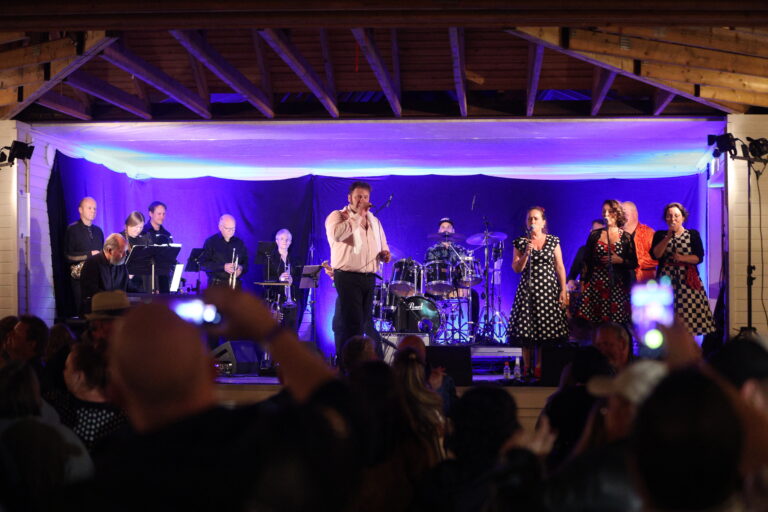 For the Heart Band sørget for Elvis-stemning i paviljongen.