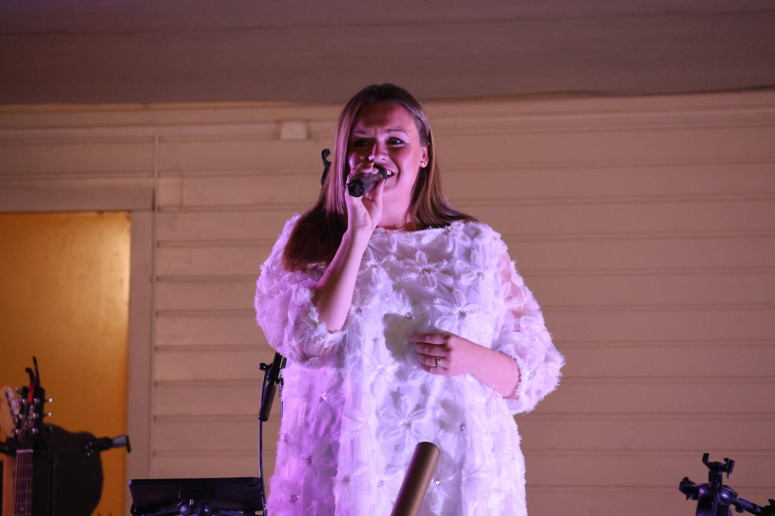 Julie Grundt var første artist på scenen.