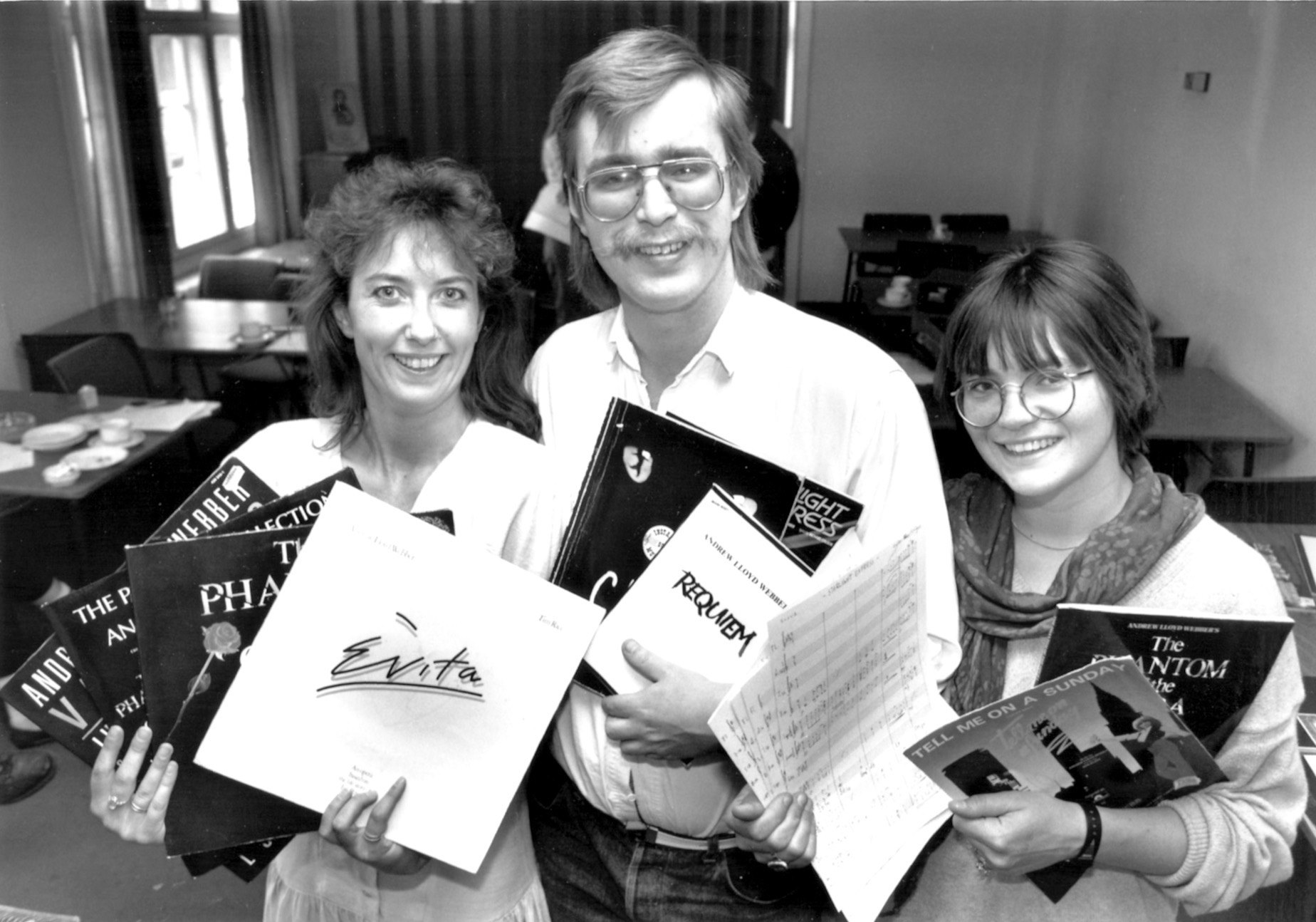Hilde Njøs, Øivind Roos og Anne Rørholt forbereder Instant Musical 1989 Andrew Lloyd Webber-konsert.