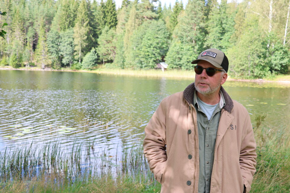 Roy Lønhøiden oppsøker ofte sjøene på Varaldskogen.