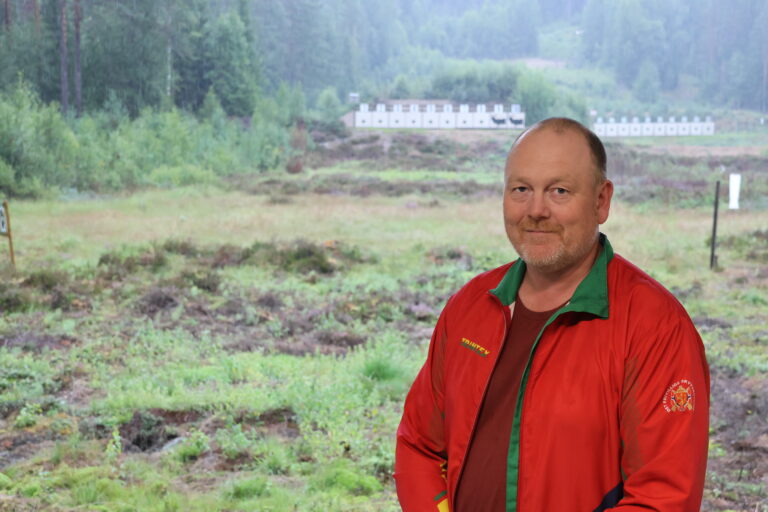 Torkel Strøm,leder i Eidskog Skytterlag, reiser sammen med ni andre skyttere fra skytterlaget til Kongsberg for å delta på Landsskytterstevnet..