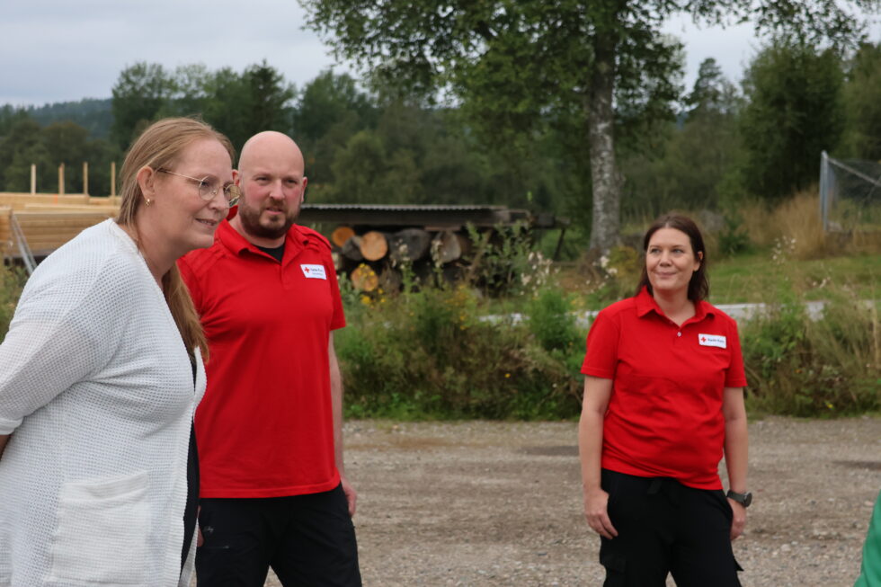 Stortingsrepresentant Lise Selnes (Ap) var imponert over bredden i aktivitetene til Eidskog Røde Kors. Tommy Ytterdahl, og Mona Spaun Hauglie i Eidskog Røde Kors orienterte.