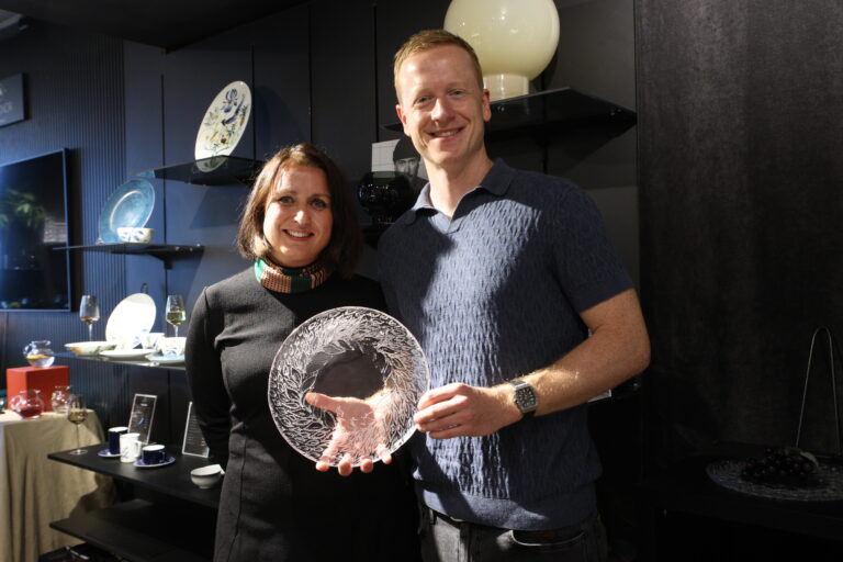 Sammen med Teresa Bergerud har Johannes Thingnes Bø designet sin egen premiekolleksjon hos Magnor glassverk.