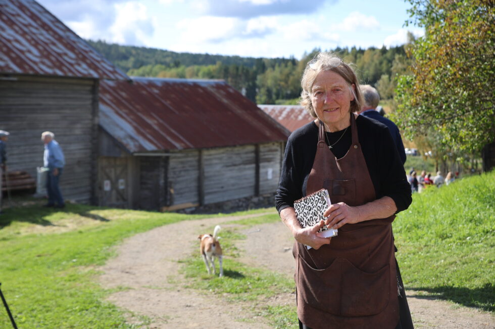 Det har vært mye jobb, men Jorunn Engen er godt fornøyd med at Almenninga har blitt forvart som et bygdetun i 25 år.