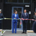 Kronprinsesse Viktoria og Kronprins Haakon åpner den nye politistasjonen.