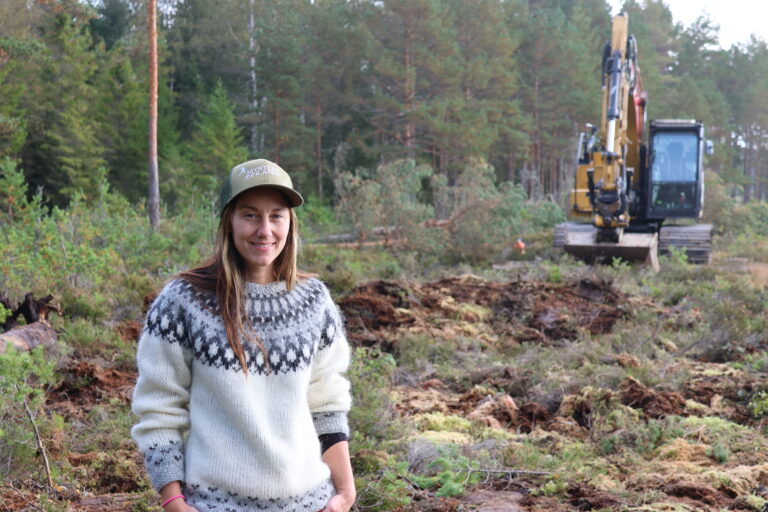Suzanne Wien, seniorrådgiver i enheten for natur, mangfold og verneområder hos Statsforvalteren i Innlandet følger opp prosjektet på Abbortjernmyra på Bolskogen.