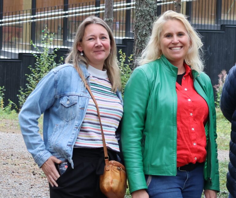 Hanna Andersson (t.v.), kommunalråd i Eda kommune, og Kamilla Thue, ordfører i Eidskog kommune, ønsker grensegjengeravtalen fjernet.