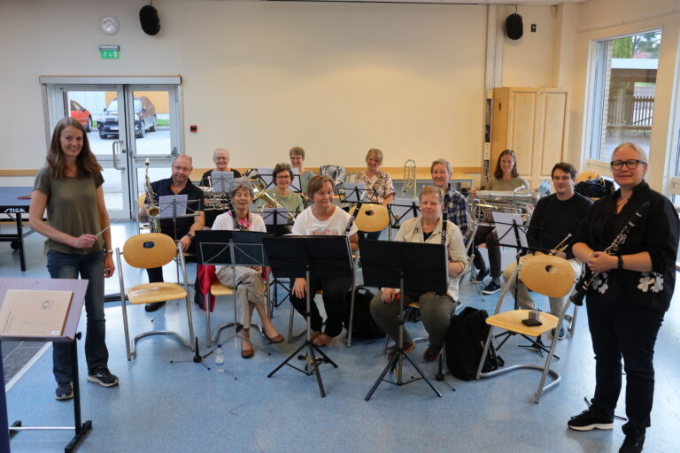 Eidskog Janitsjar er klare for å opptre sammen med Eidskog Vocalis fredag 31. oktober.