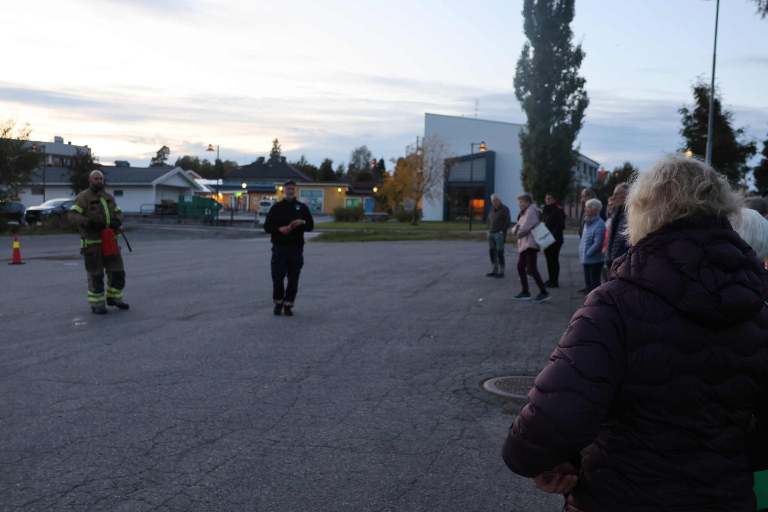 Brannvesenet svarte på mange spørsmål under kveldens "trygghet i hjemmet" kurs.