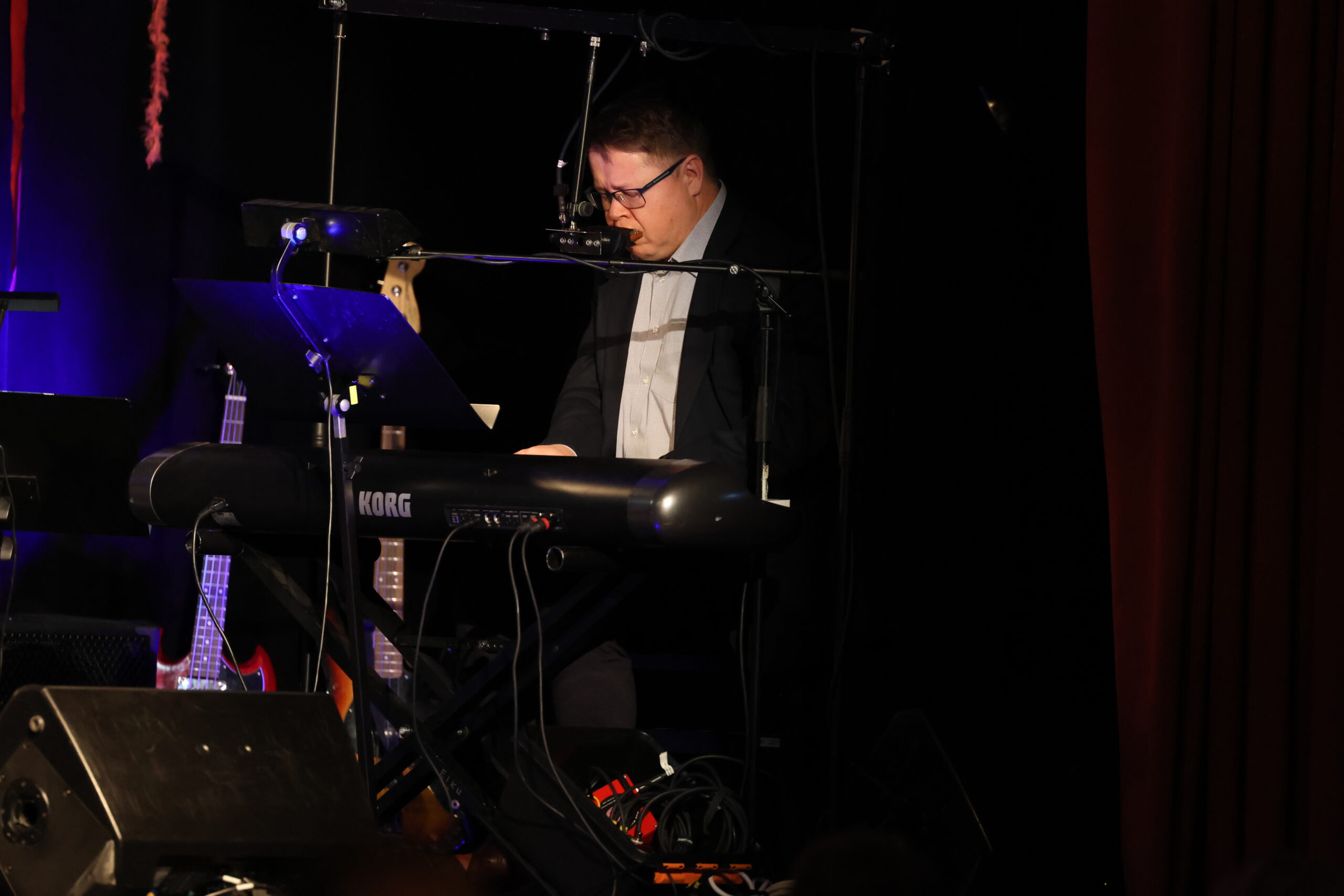 Einar Olav Holøyen kommunalsjef for Oppvekst og kultur viste at han behersker instrumenter også.