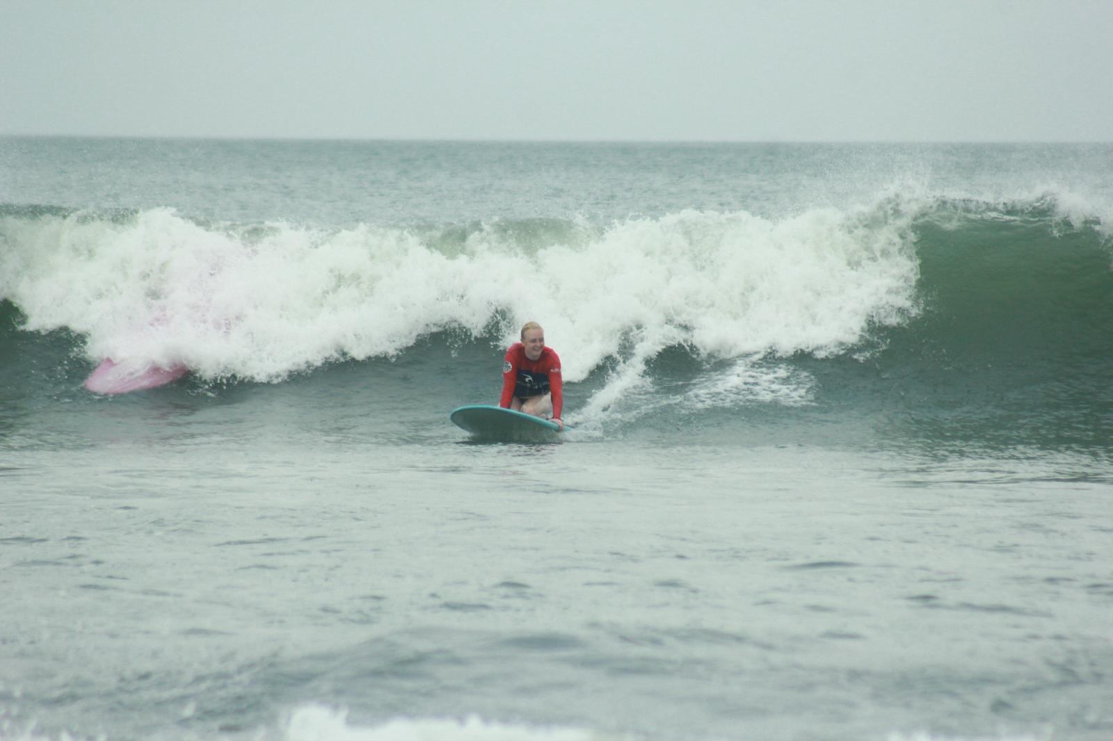 På veien til Australia tilbragte Julie Østby en uke på Bali hvor hun blant annet gikk på surfekurs.