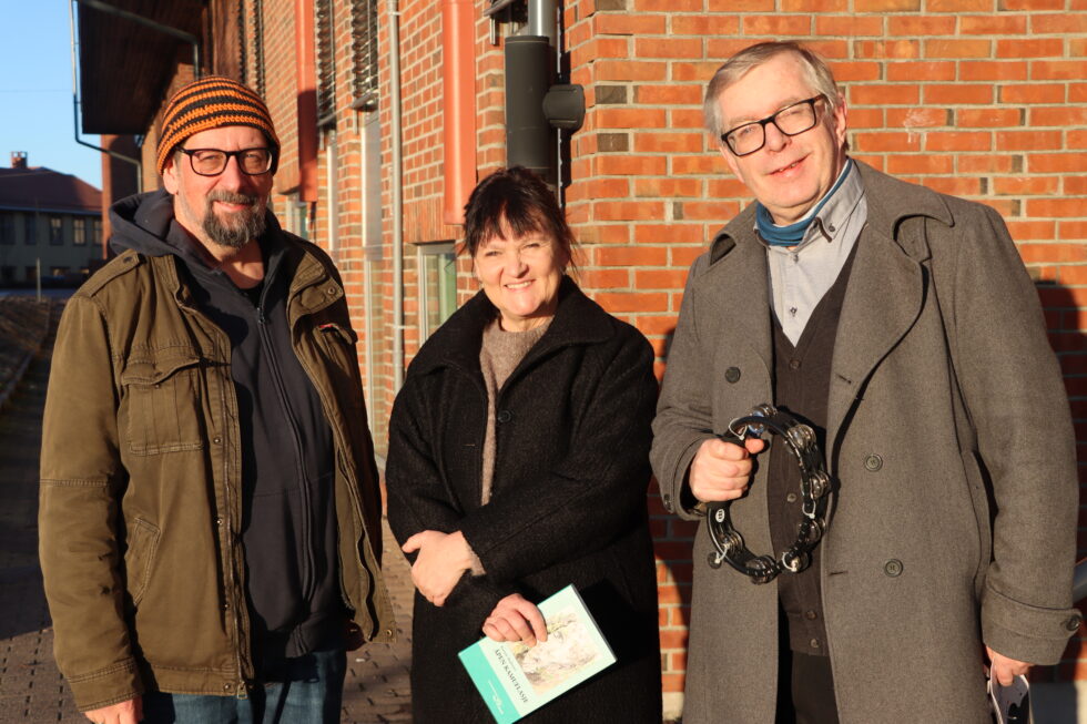 Lars Ovlien og Øivind Roos har besøk av forfatter Yvonne Andersen i denne utgaven av Kulturstreif med Roos & Ovlien.