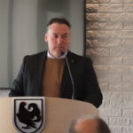 Espen Fjeldbu, varaordfører i Eidskog (Ap) og leder for representantskapet i GIVAS og GBI samt representantskapsmedlem i GIR, foreslår at man ser på en sammenslåing av de tre interkommunale selskapene.
