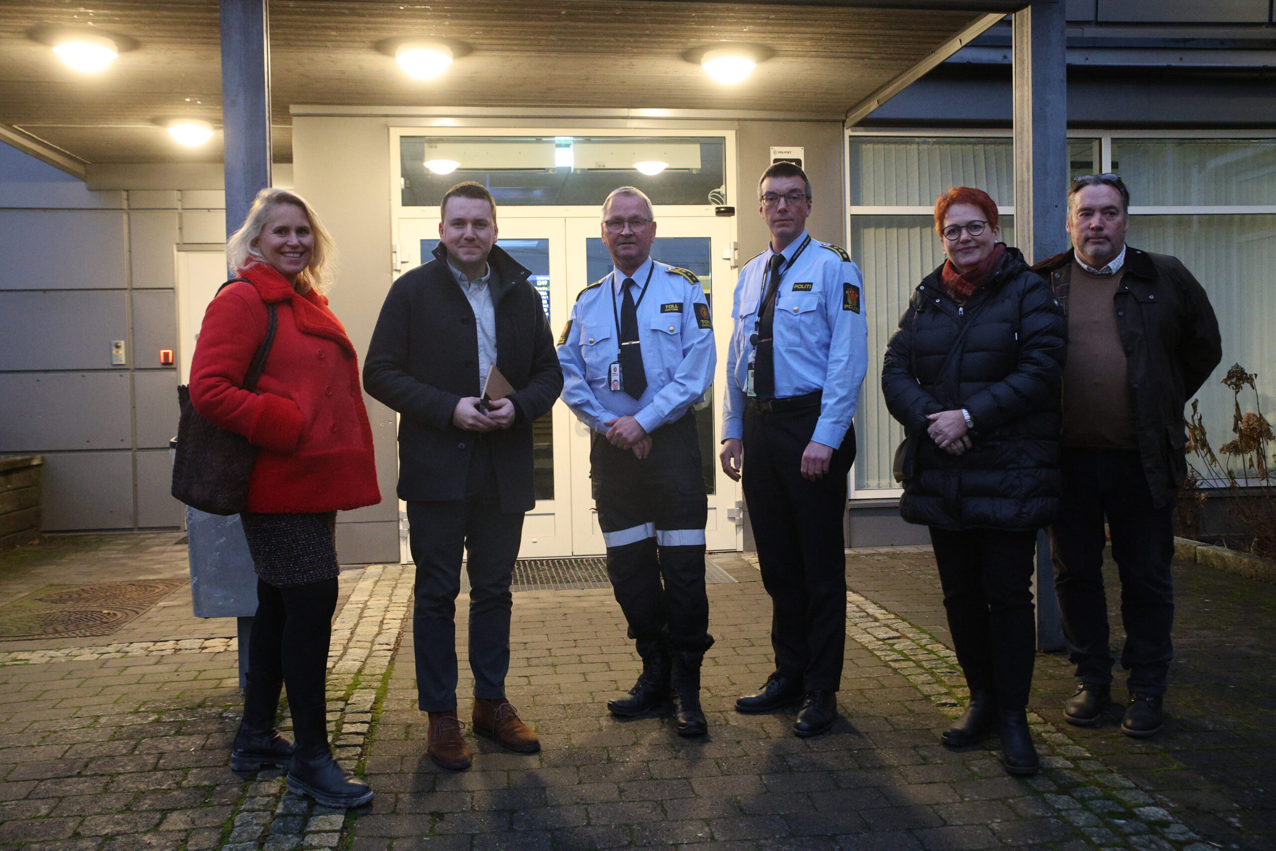 Ordfører i Eidskog Kamilla Thue, nestleder i justiskomiteen Even Eriksen, seksjonssjef i tolletaten Morten Nystuen, politistasjonssjef Terje Didriksen, ordfører i Kongsvinger Elin Såheim Bjørkli og varaordfører i Eidskog Espen Fjeldbu.