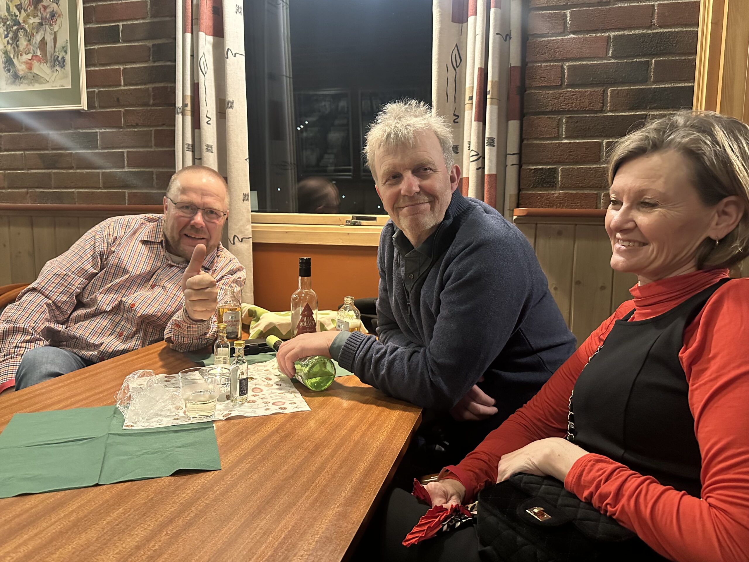 Kjell-Magne Tråstadkjølen (59) (f.v.) Kjell-Ove Rønning (61) og Marianne Gustavsson (59) gleder over lokalt engasjement i bygda.