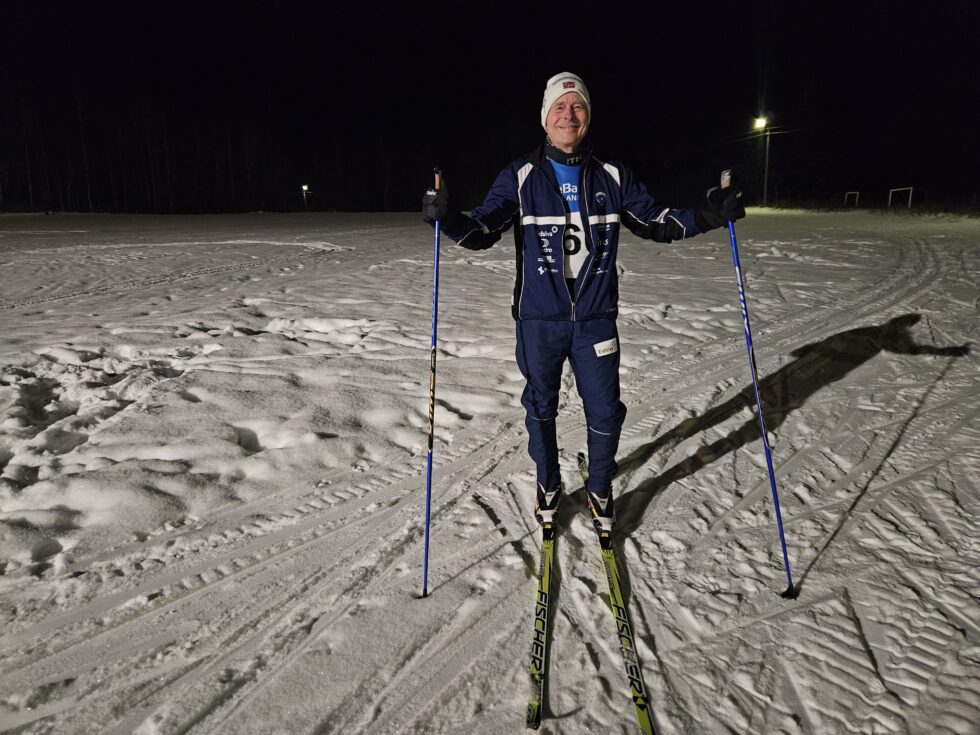 Morten Brænd (72) er klar for en ny kveld i skiløypene under Skikarusellen på Magnor.