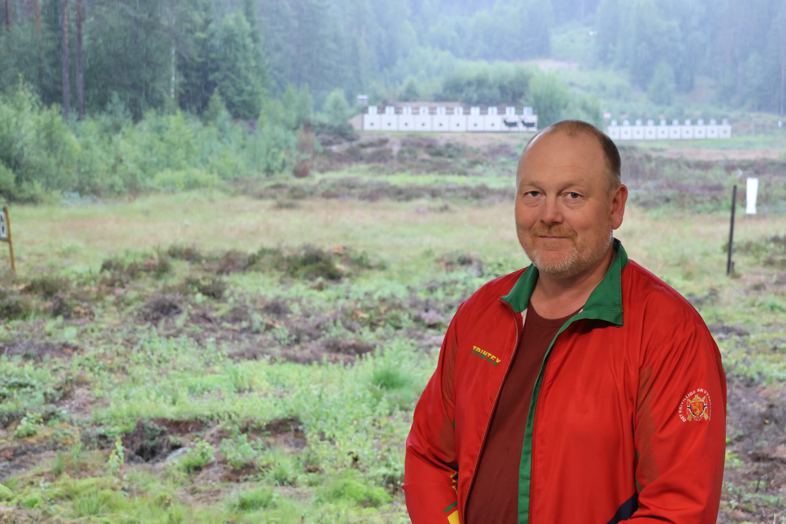 Torkel Strøm, leder i EIdskog Skytterlag, er stolt over at skytterlaget stiller med en så stor tropp på Landsskytterstevnet innendørs på Lillehammer.