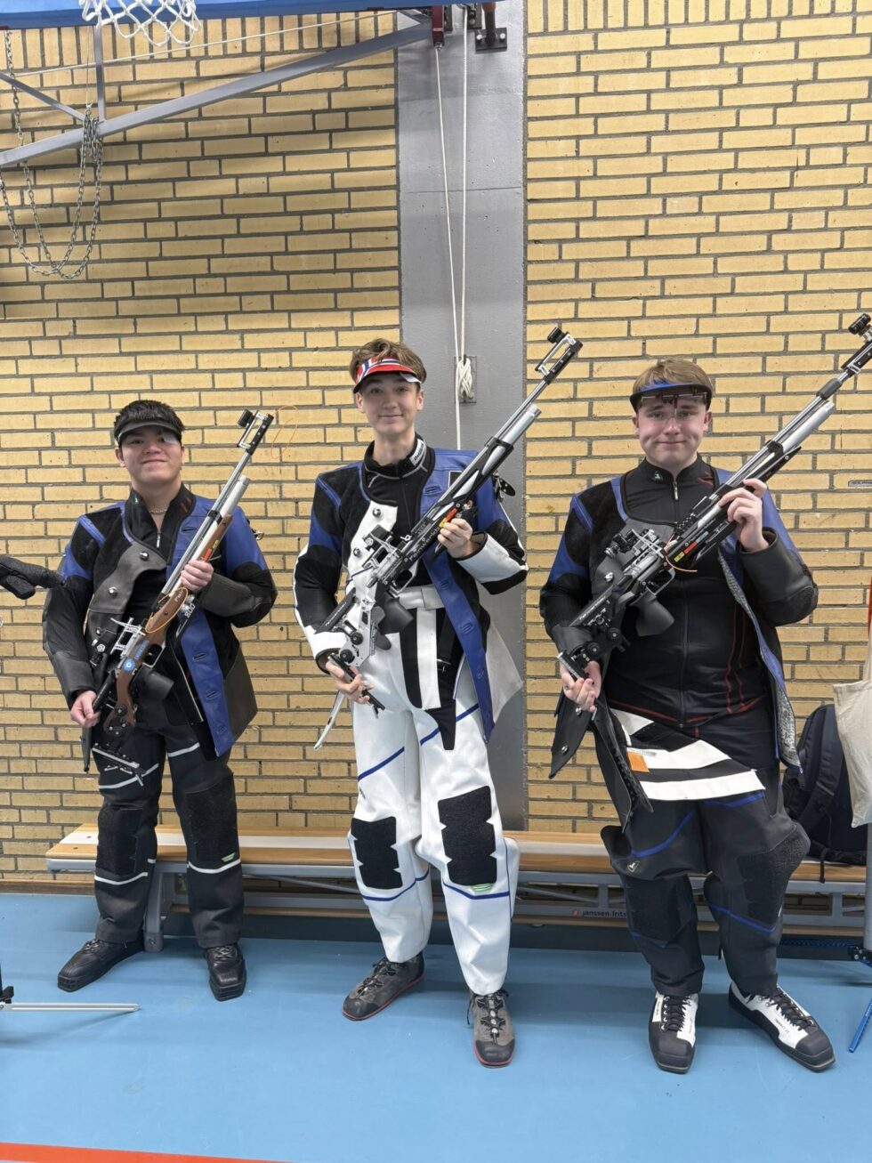 (F.v.) Stian Langeteig, Christian Haneborg og Trygve Kolstad Andreassen var blant Eidskogs sportsskyttere som denne helgen var på tur i Nederland.