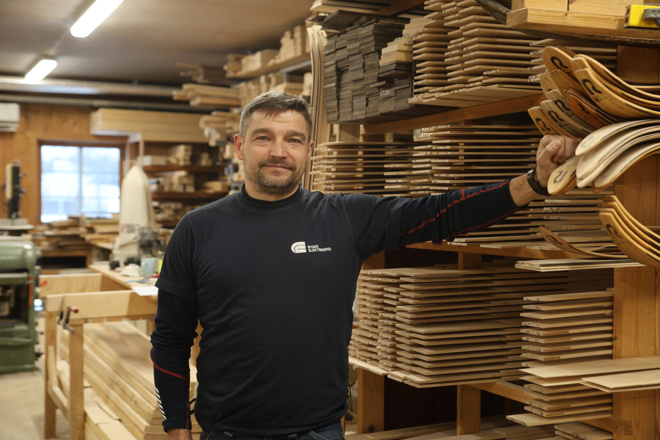 Tomas Leonavicus er mannen som i dag produserer skiene.