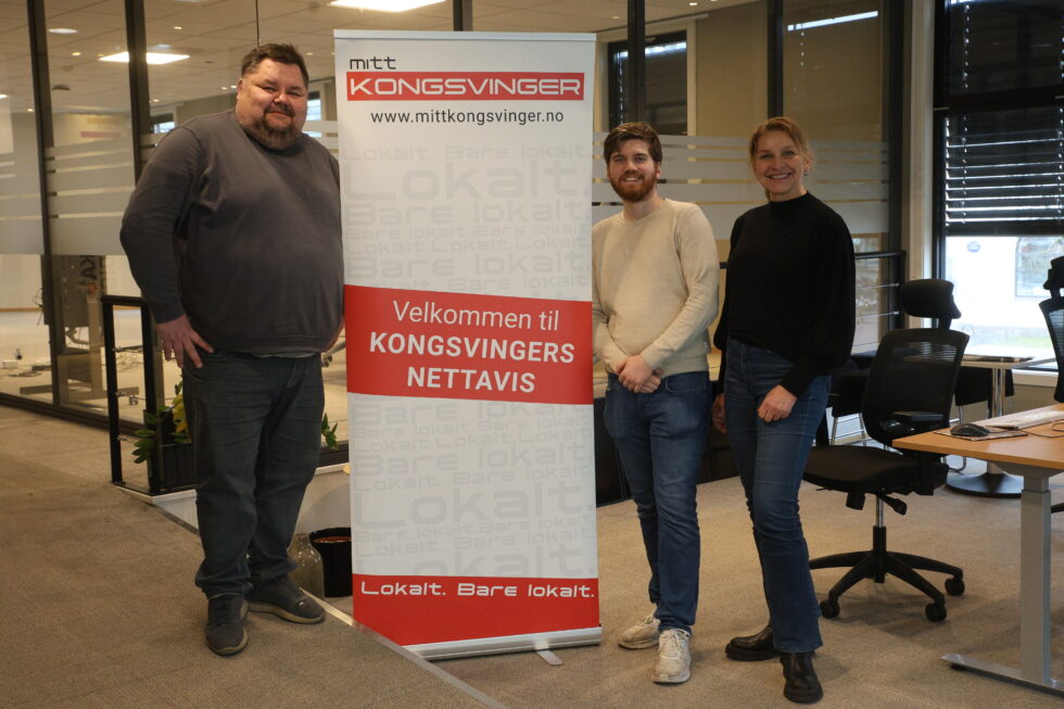 Redaksjonssjef Kai Roger Lindberget (f.v.), journalist Vegard Bønøgård og annonseansvarlig Elisabeth Sjørbotten i Mitt Kongsvinger/Mitt Eidskog kan glede seg over nye opplagstall og fortsatt vekst for lokalavisa.
