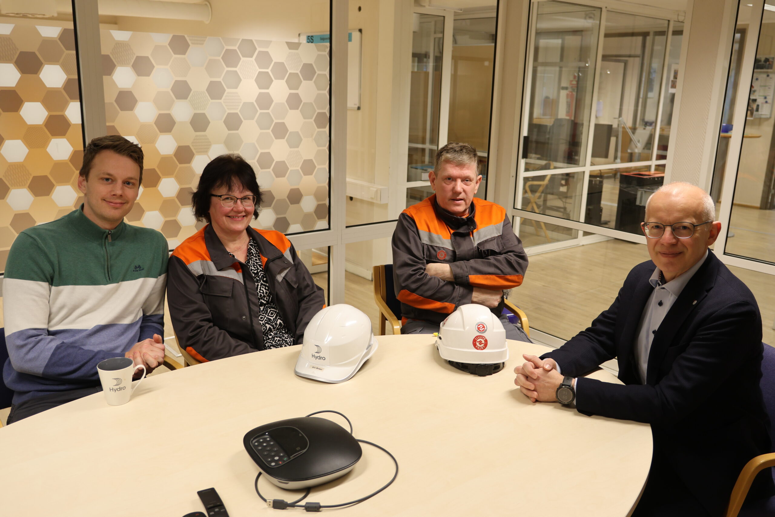 produksjonssjef Kim Andrè Fagerli, HR.sjef Gro Boger, hovedtillitsvalgt Tor Ivar Skulstad og fabrikksjef Peter Uhrenholt er glade for at de kunne benytte seg av Industriens Kunnskapsfond til å videreutdanne mange av de ansatte i en stille tid der permitteringer kunne ha blitt en annen løsning.