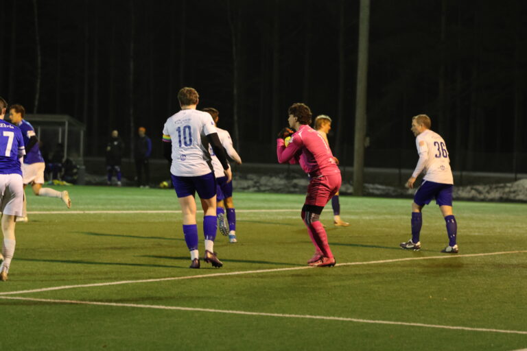 Eidskog holdt unna for presset fra Ridabu i 37 minutter. En av spillerne som ordnet opp var Eidskogs keeper Leon Setherberget Ruud.