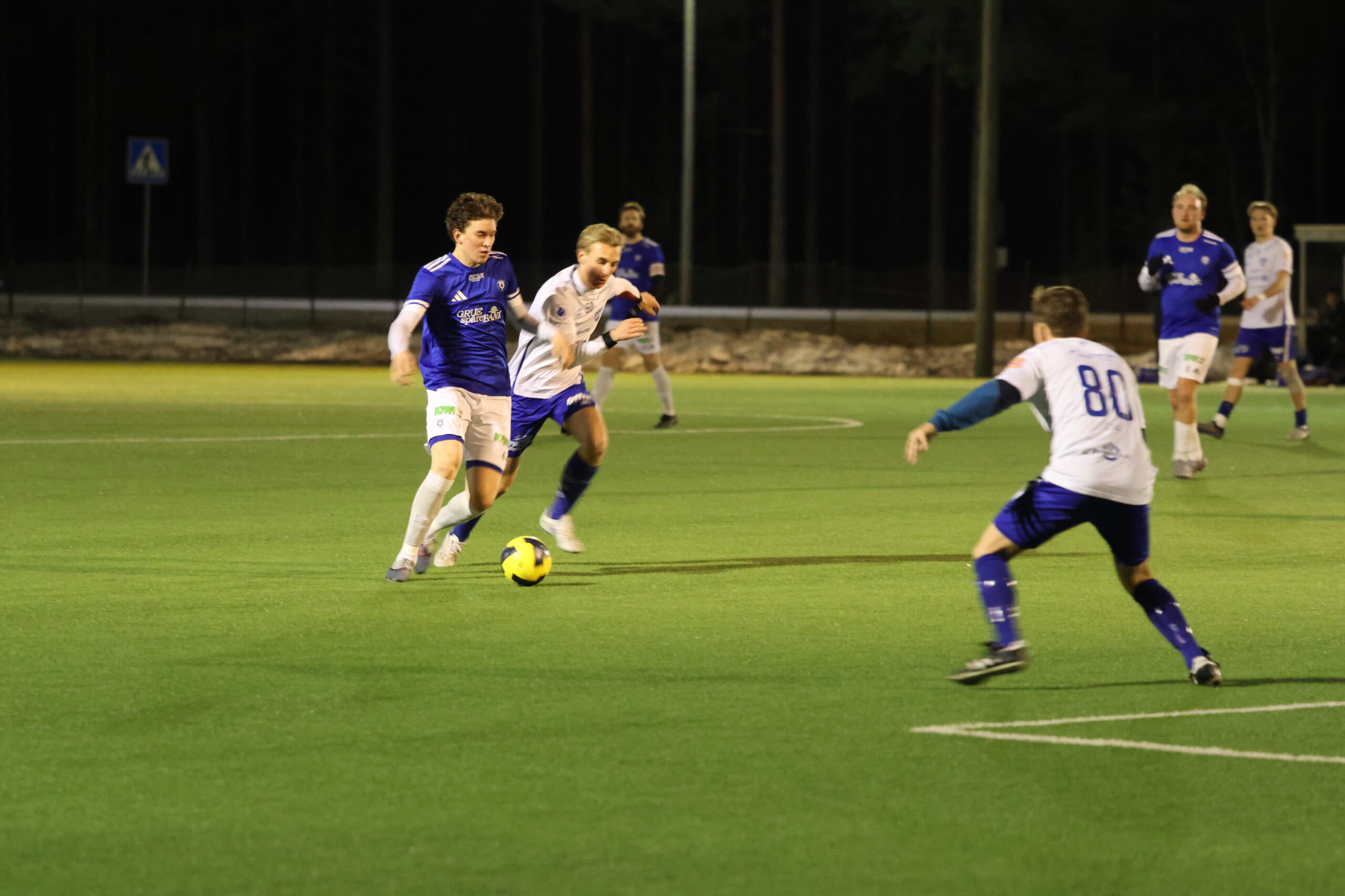 Eidskog kjempet om hver ball, men til lsutt tok kreftene til hjemmelaget slutt og i andre omgang ble Ridabu et par divisjoner for gode.