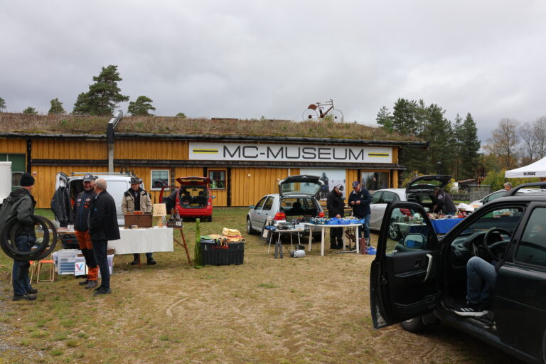 Lørdag 18. april er det duket for årets første loppemarked på uteområdene rundt MC-museet på Magnormoen.