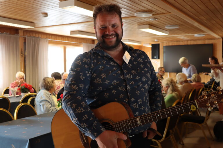 Håkon Hauer og resten av Vestmarka Menighetsråd inviterer til basar i kirkestua på Vestmarka fredag 10.april..
