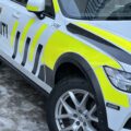 Politiet rykket ut etter melding fra vektere da en varebil sto delvis i grøfta i Eidskog.