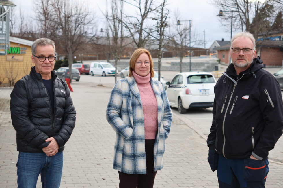 Tom Hauga, Anne Almqvist og Kjell Hauger har sittet i styret for Natteravnene i Eidskog i 11 år. Nå håper de at nye krefter kan ta over. Alternativet er at Natteravnene i Eidskog må avvikles.