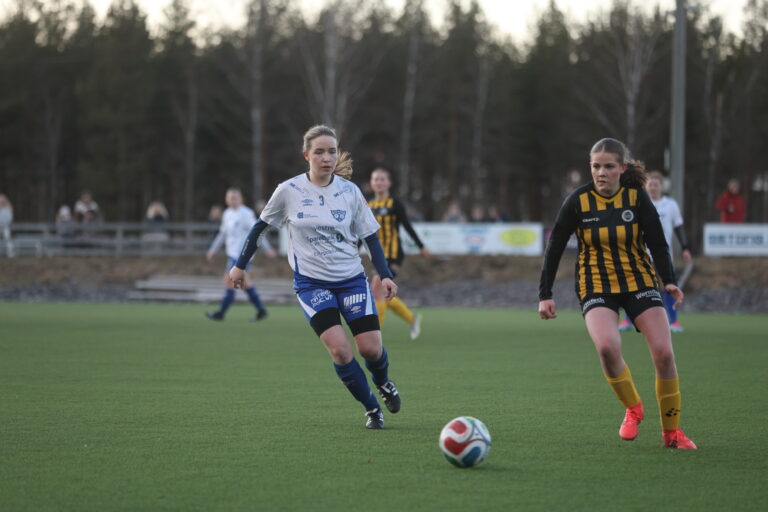 Emma Arnesson (t.v.) la ikke noe i mellom mot sine gamle lagkamerater.