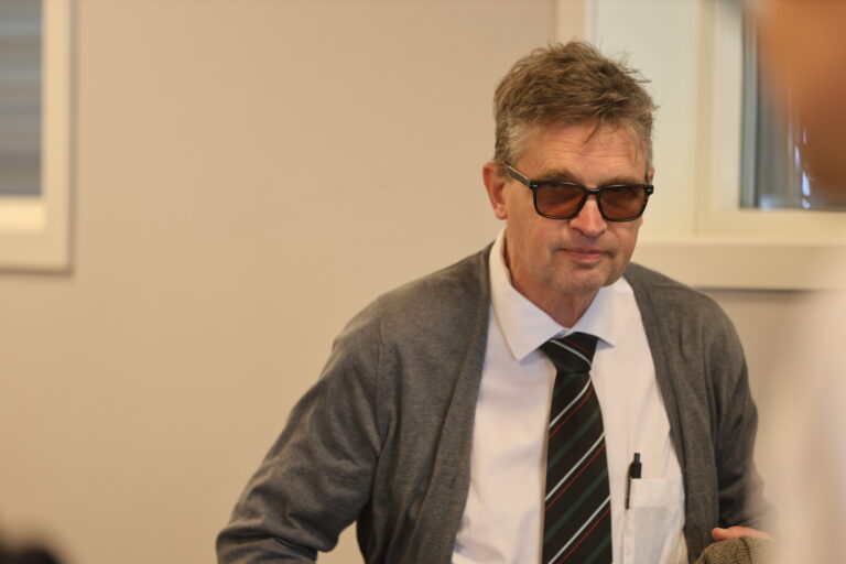 Trygve Staff ønsket at retten en dag skal ut på åstedsbefaring for å se på terrenget. Han fortalte at han anser dette som særdeles viktig.