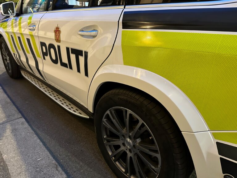Politiet fikk onsdag kveld melding om en bil som vinglet og som hadde hissig kjøreatferd.